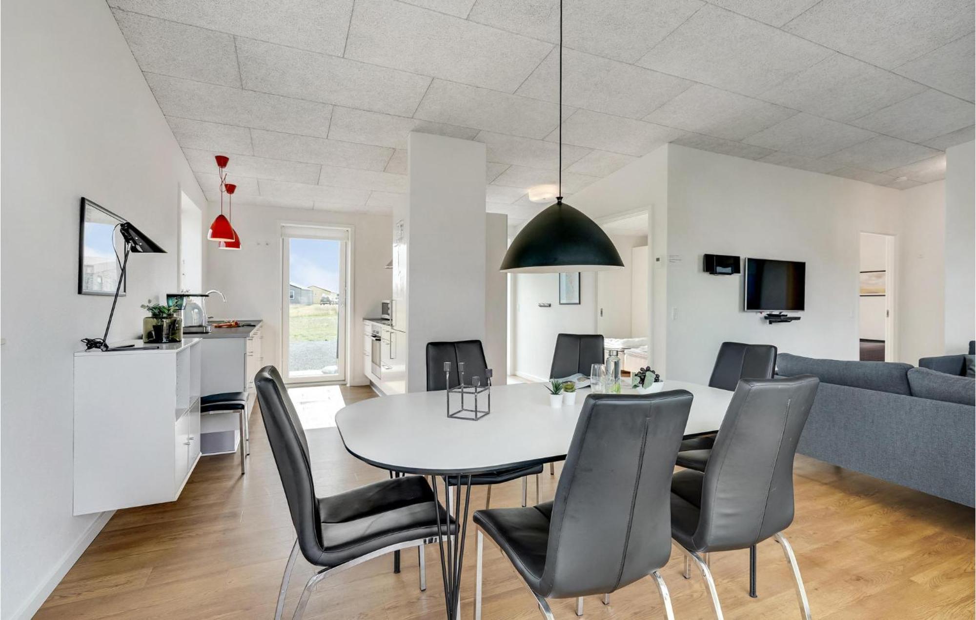 Gorgeous Home In Ringkobing With House A Panoramic View Sondervig Exterior photo